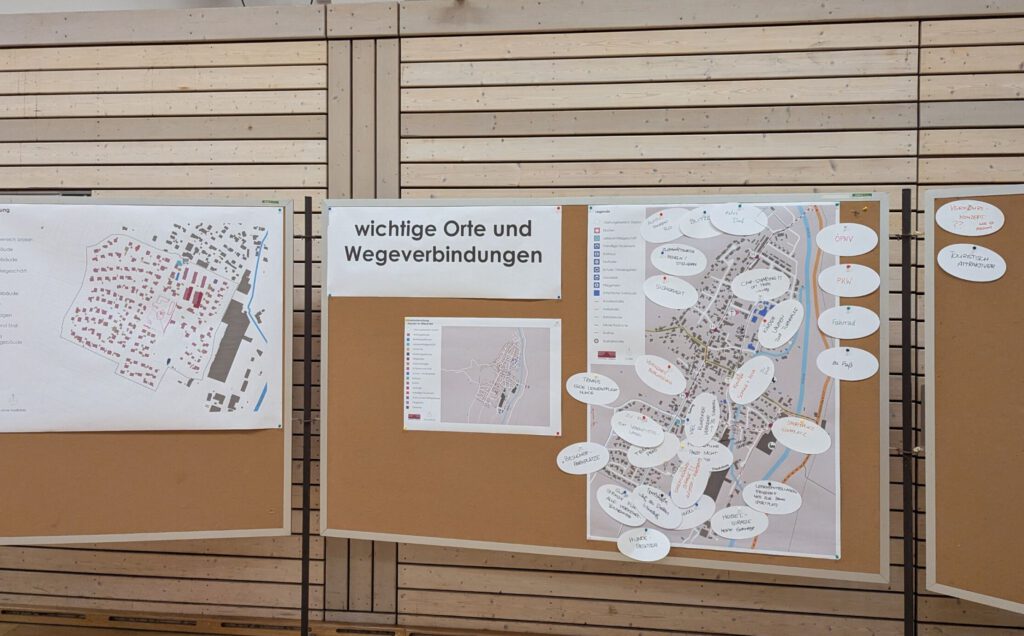 Bild von Pinnwänden mit Ideen der Öffentlichkeit bei der Öffentlichkeitsveranstaltung zur Aufstellung des Bebauungsplans Gern-Dellen 5 in der Gemeinde Hausen im Wiesental